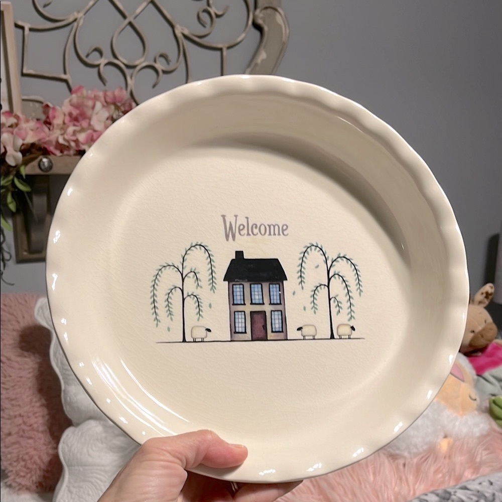 Nantucket Pie Plate Cream Welcome Scalloped Edges with House Design